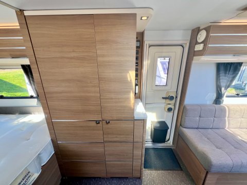 Adria Adora Thames 613 UT 21