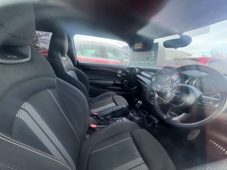 Mini Hatch 2.0 Cooper S Sport Auto 3dr 9