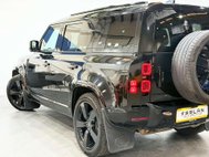 Land Rover Defender 3.0 D300 MHEV X-Dynamic HSE SUV 5dr Diesel Auto 4WD Euro 6 (s/s) (300 ps) 22