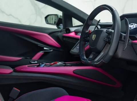 Lamborghini Revuelto 13