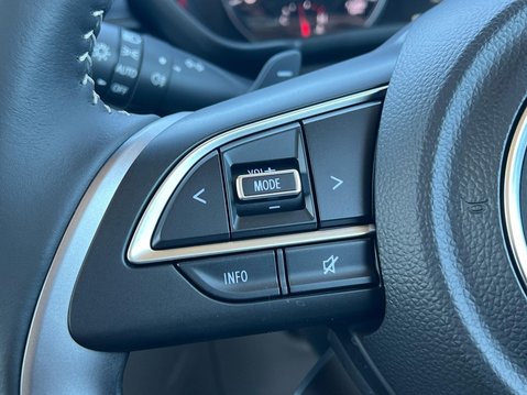 Suzuki Swift 1.2 Hybrid ULTRA 32