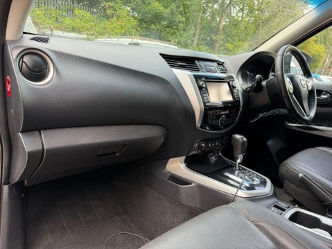 Nissan Navara 2.3 dCi Tekna Pickup Double Cab 4dr Diesel Auto 4WD Euro 6 (190 ps) 37