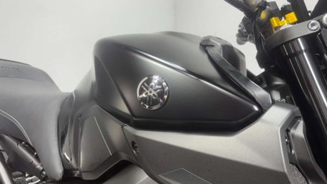 Yamaha MT-09 ABS 2020 ONLY 8K 2 OWNER AKRAPOVIC QUICKSHIFTER FSH 900CC NAKED 29