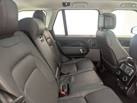 Land Rover Range Rover 3.0 Range Rover Vogue TDV6 Auto 4WD 5dr 45