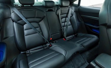 Porsche Taycan Turbo 12