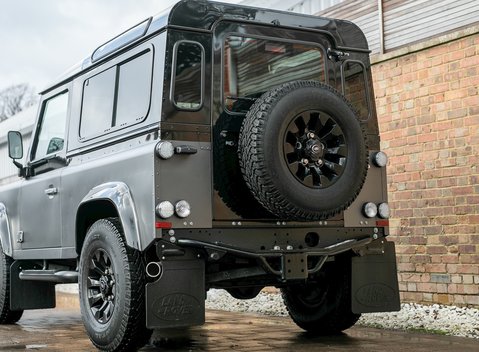 Land Rover Defender 90 Autobiography Edition 23