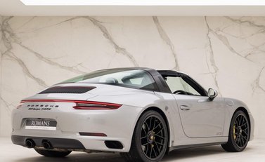 Porsche 911 Targa 4 GTS (991.2) 23