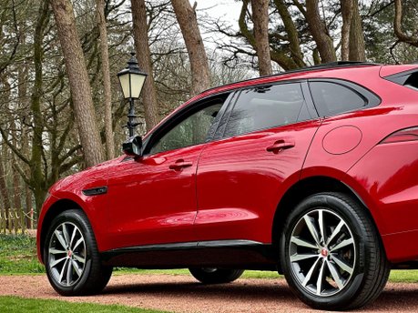 Jaguar F-Pace R-DYNAMIC BLACK 33