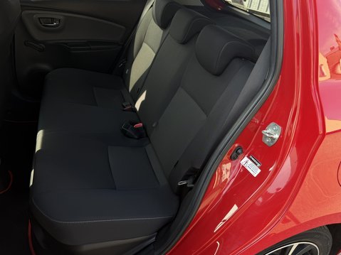 Toyota Yaris 1.5 Hybrid Design 5dr CVT [Nav] 36