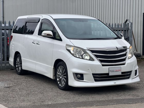 Toyota Alphard GOLDEN EYES II V6