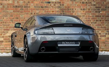 Aston Martin V12 Vantage S 3