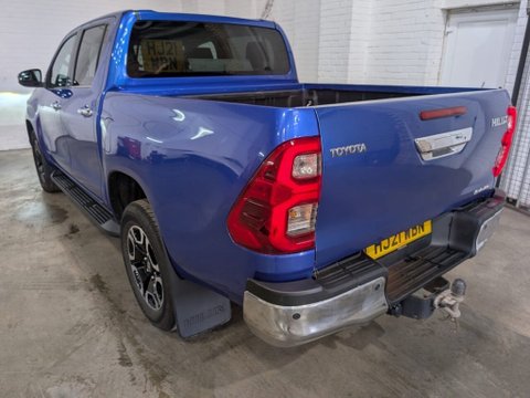 Toyota Hilux INVINCIBLE 4WD D-4D DCB 6