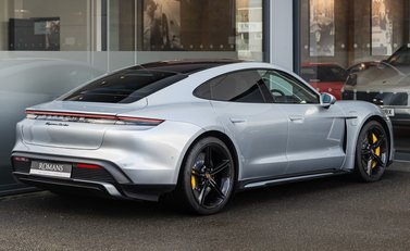 Porsche Taycan TURBO 4