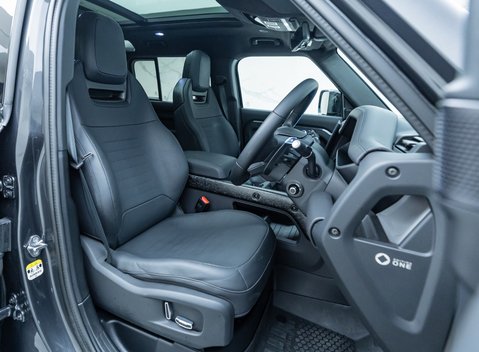 Land Rover Defender OCTA EDITION ONE 18