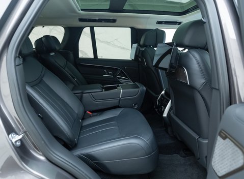 Land Rover Range Rover P530 FIRST EDITION 17