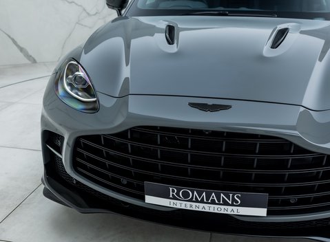 Aston Martin DBX 707 27