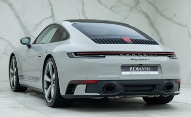 Porsche 911 Carrera T (992) 7