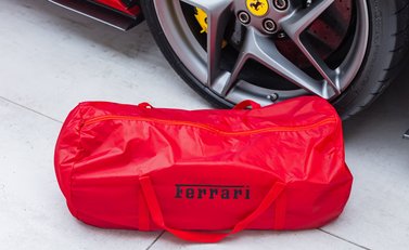 Ferrari F8 Spider 56