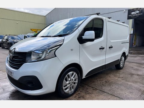 Renault Trafic 1.6 dCi ENERGY 27 Sport Nav Panel Van 5dr Diesel Manual SWB Standard Roof E 21