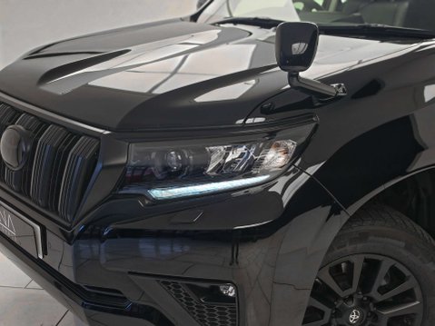 Toyota Land Cruiser 2.8D Invincible Matt Black Edition SUV 5dr Diesel Auto 4WD Euro 6 (s/s) (7 32