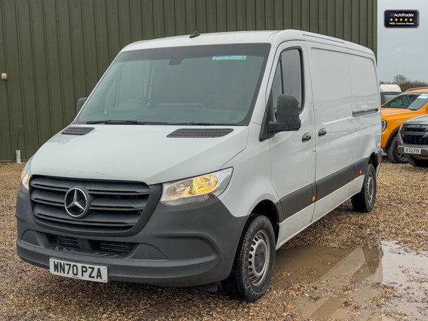 Mercedes-Benz Sprinter MWB L2H1 [SOLD CR] Low Roof 314 Sensors EURO 6 NO VAT SELECT 2