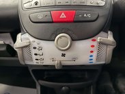 Toyota Aygo 1.0 VVT-i Move MultiMode Euro 5 5dr 29