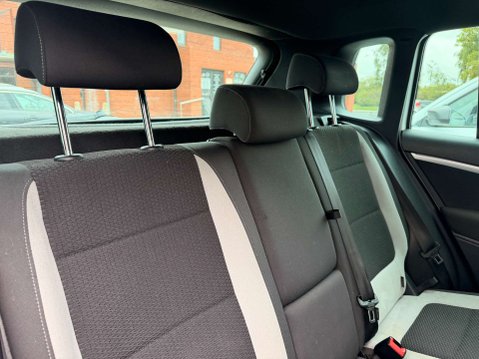 Volkswagen Tiguan 2.0 Tiguan R-Line TDI BlueMotion Technology 4Motion 4WD 5dr 9