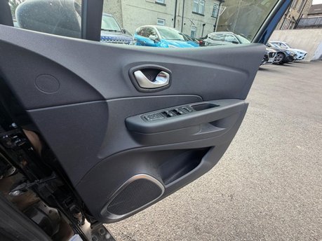 Renault Captur DYNAMIQUE NAV TCE 17