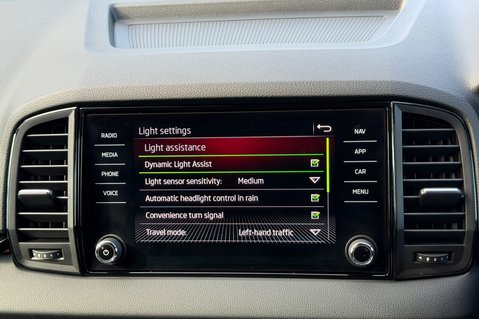 Skoda Karoq SPORTLINE TSI DSG AUTOMATIC - METEOR GREY -PAN ROOF -APPLE CARPLAY 57