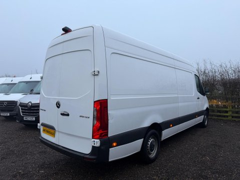 Mercedes-Benz Sprinter 2.0 315 CDI Progressive RWD L3 H2 Euro 6 (s/s) 5dr 8