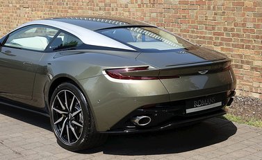 Aston Martin DB11 4