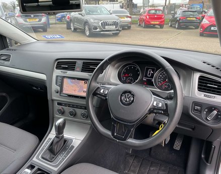 Volkswagen Golf 1.4 Golf Match Edition TSi BlueMotion Technology Semi-Auto 5dr 17