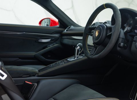 Porsche Cayman GT4 (718) 13