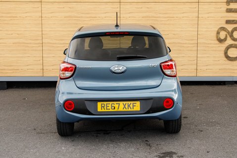 Hyundai i10 PREMIUM SE 6