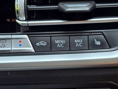 BMW 3 Series 2.0 318d M Sport Auto 5dr 29
