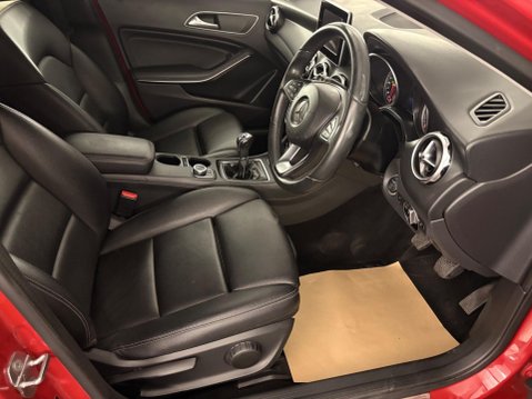 Mercedes-Benz GLA 1.6 GLA200 SE (Executive) Euro 6 (s/s) 5dr 5