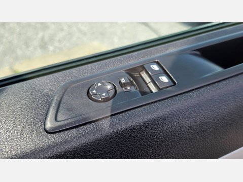 Vauxhall Vivaro SPORTIVE 3100 L2 H1 6 SEATER KOMBI 2.0D 120ps EU6 23