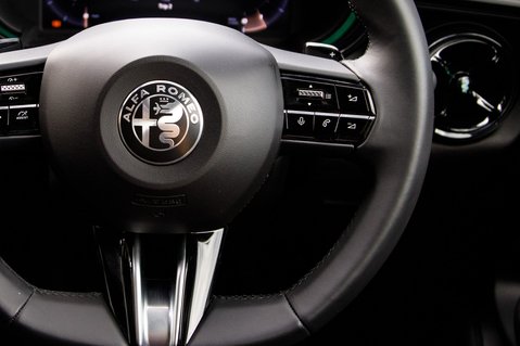 Alfa Romeo Junior TB IBRIDA DCT 19