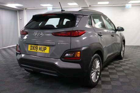 Hyundai KONA SE 11