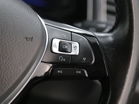 Volkswagen T-Roc 1.5 TSI EVO SEL Euro 6 (s/s) 5dr 12