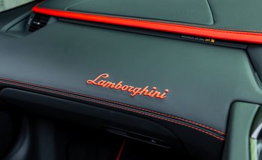 Lamborghini Aventador S LP 740-4 ROADSTER 25