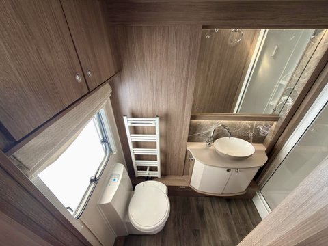 Coachman Laser Xcel 875 Kingsham 30th Special Edition 25