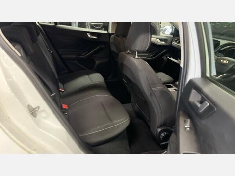 Ford Focus 1.0T EcoBoost Titanium Euro 6 (s/s) 5dr 8