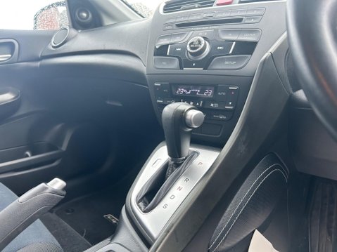 Honda Civic I-VTEC SE PLUS 4