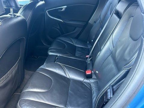 Volvo V40 D2 R-DESIGN 9