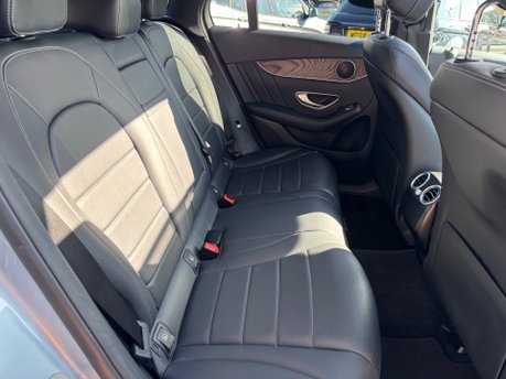 Mercedes-Benz GLC 2.1 GLC220d AMG Line (Premium) Diesel G-Tronic 4MATIC Euro 6 (s/s) (170ps) 14