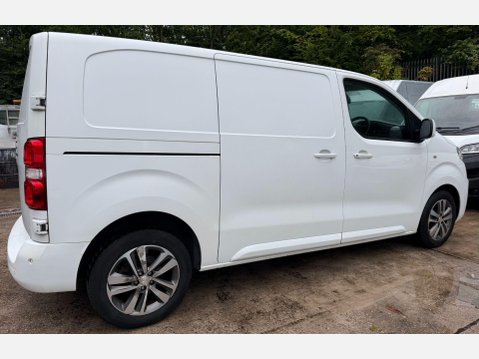 Peugeot Expert 2.0 BlueHDi 1400 Professional Plus Standard Panel Van 6dr Diesel Manual MWB 10
