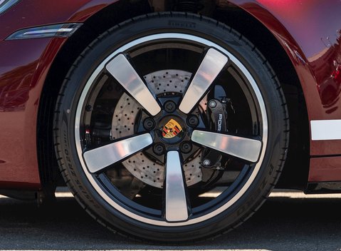 Porsche 911 (992) Targa 4S Heritage Design Edition 12