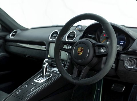 Porsche 718 Cayman GT4 9