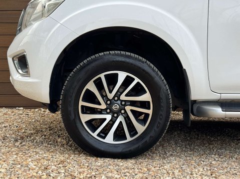 Nissan Navara 2.3 Navara N-Connecta dCi 4WD 5dr 15